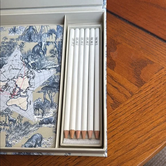 Dior Beige and Blue Map Design Stationery Set - Picture 4 of 6